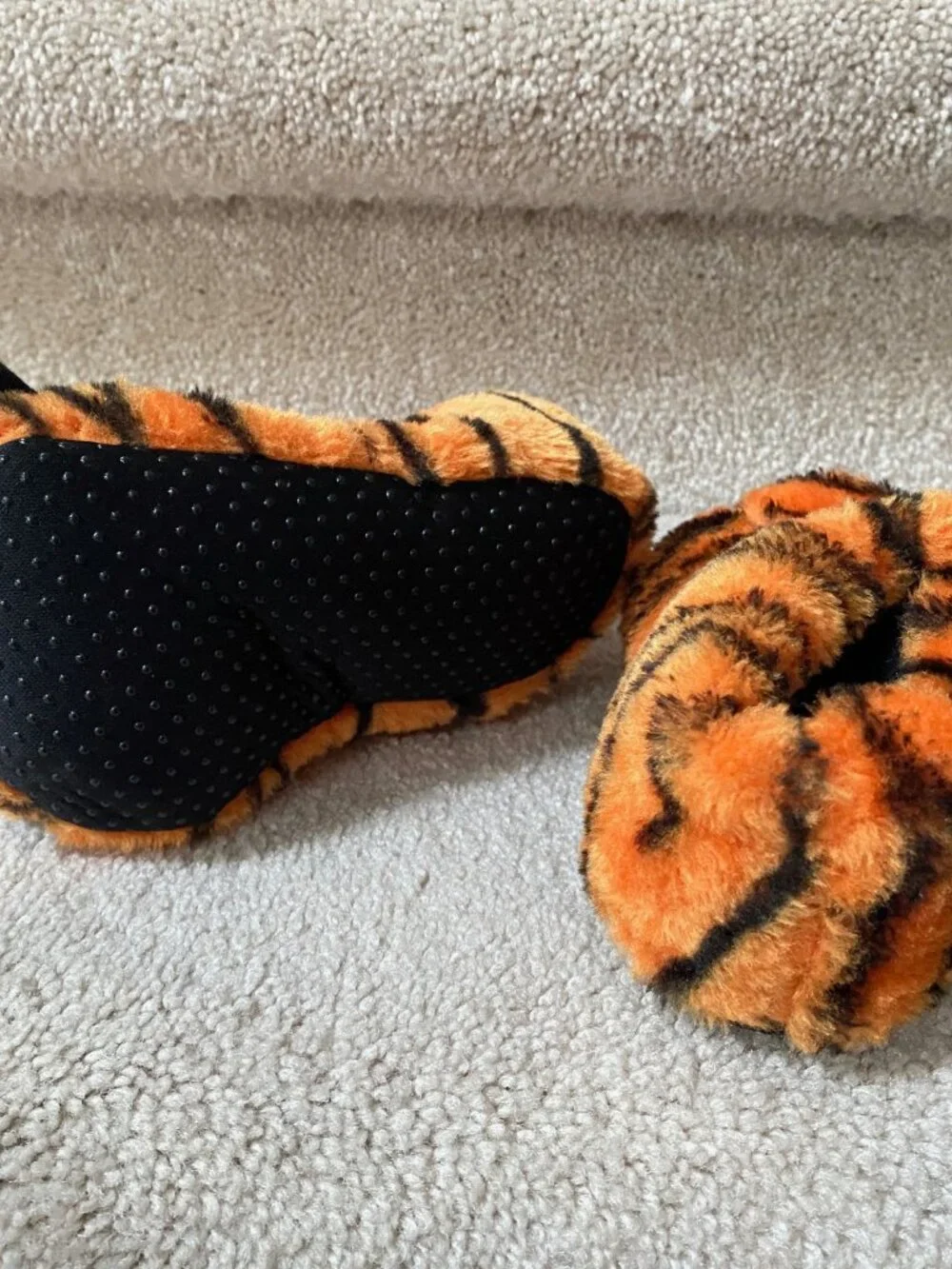 Lazy One Tiger Paw Striped Slippers Size 8/9 Toddler Great For Costume